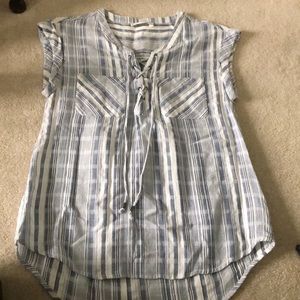 Jessica Simpson sleeveless top